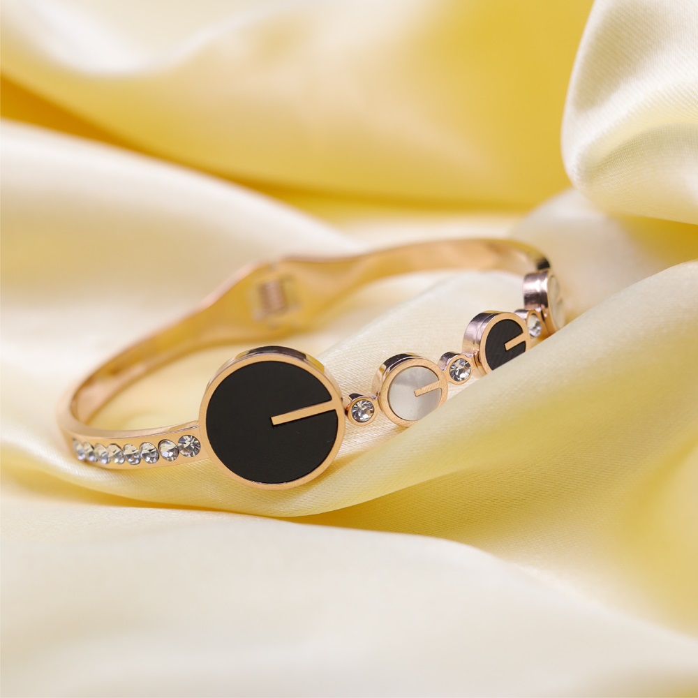 B-42-03-1.jpg Opening Rotating Shell Rose Gold Bracelet