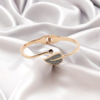 Leafy Diamond Golden Bracelet