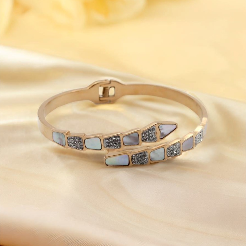 B-55-03a-1.jpg Snake Tail Bracelet Cuff