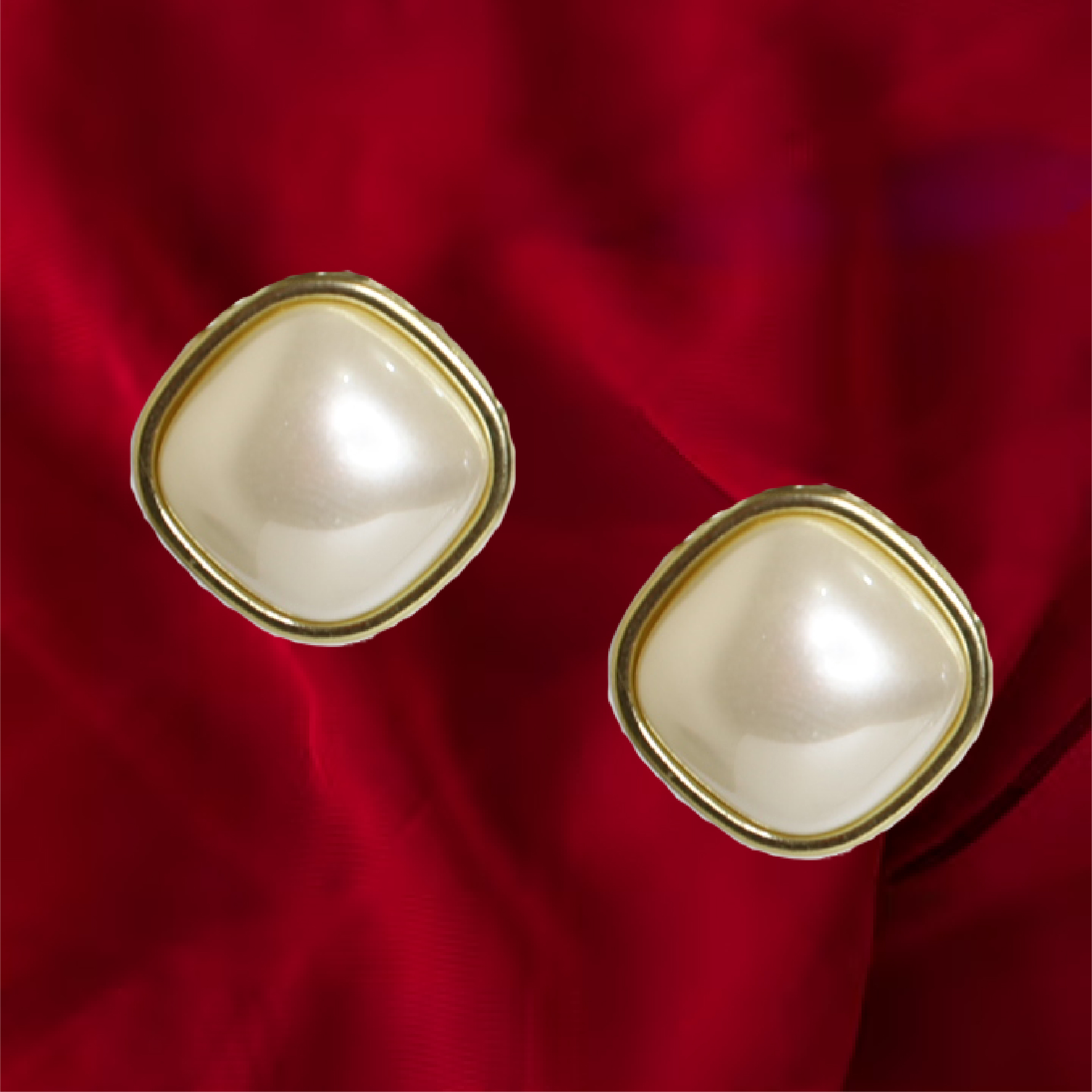 E-34-03 Square Pearl Yellowish Studs
